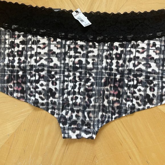 BRAND NEW TORRD - WIDE LACE TRIM BOYSHORT PANTIES - LEOPARD PLAID - SIZE 2X & 3X - Picture 3 of 3